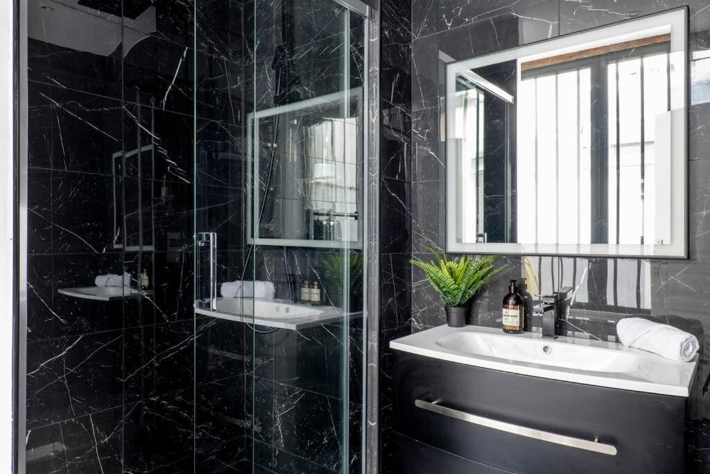 Gembnb Luxury Apartments - Residence Aqueduc Párizs Kültér fotó